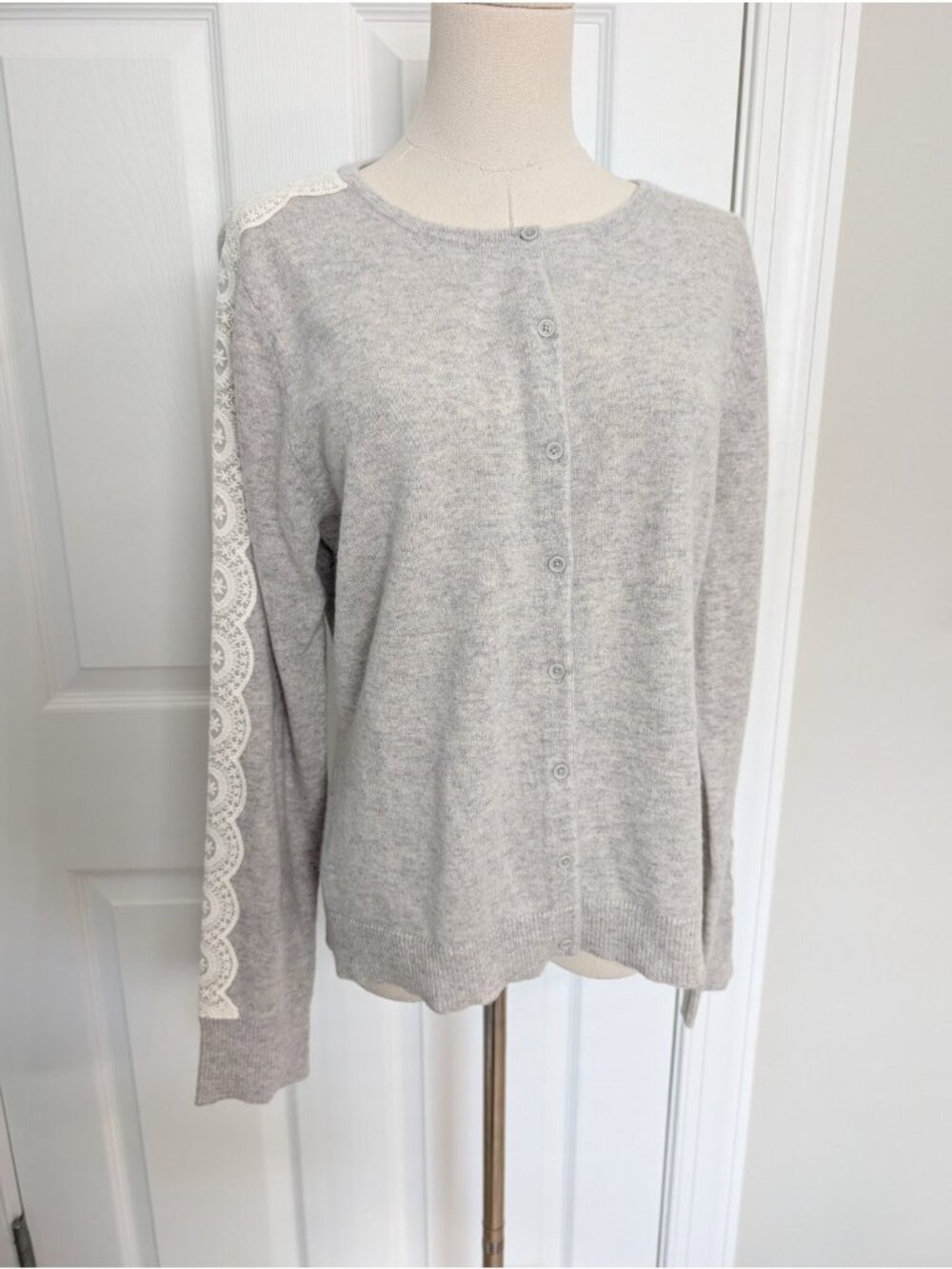 Garnet Hill Sz M Cashmere Retro Lace Cardigan Sweater Grey Coquette Whimsy